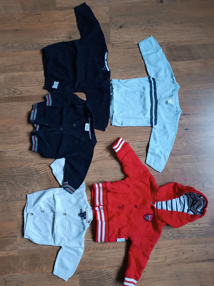 Lot du pulls garçon 3 mois