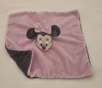Doudou Minnie carré plat rose et gris - Nicotoy