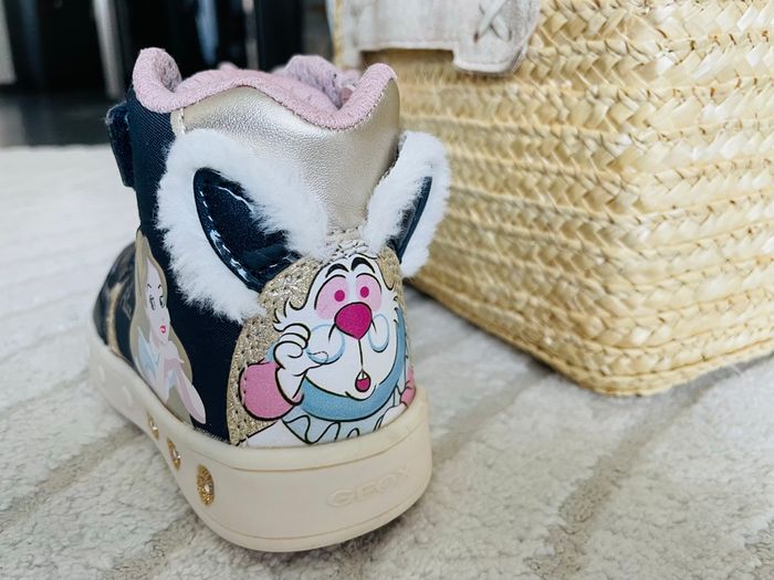 Baskets lumineuses fille 24 - photo numéro 3