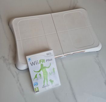 Nintendo Wii Balance Board + Wii Fit Plus complet PAL  Accessoire officiel