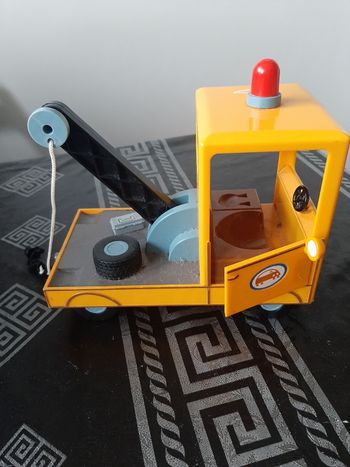 Voiture dany dog dans peppa pig