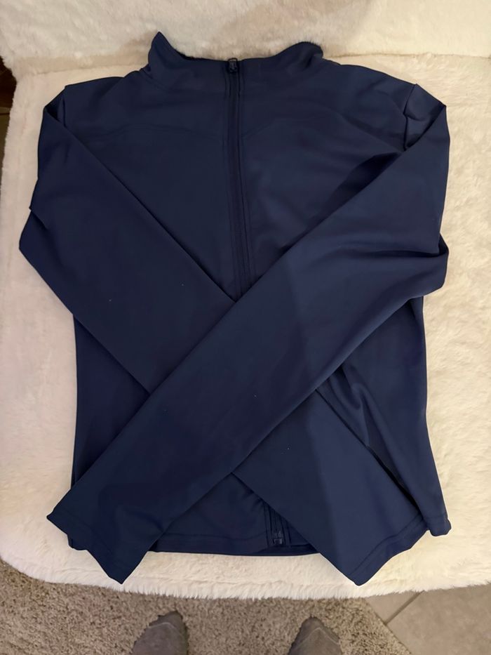 Ensemble sport neuf jamais porté taille S/M - photo numéro 4