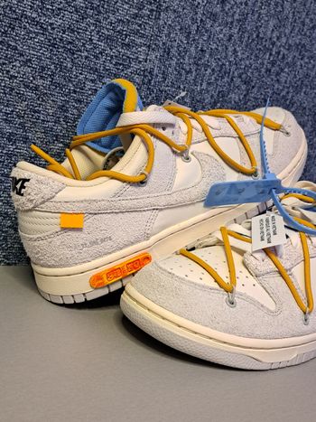 Nike dunk low off-white lot 34 neuf