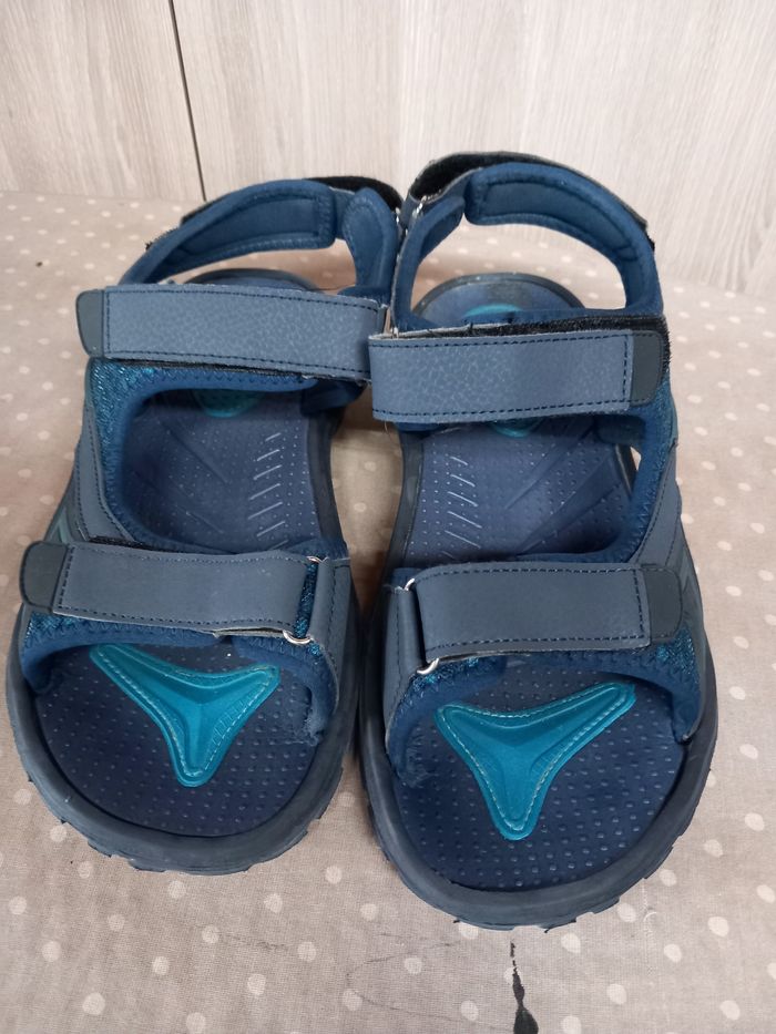 Sandales