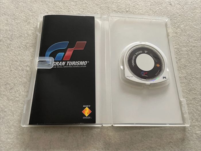 Gran Turismo Jeu Sony PSP Complet FR - photo numéro 2