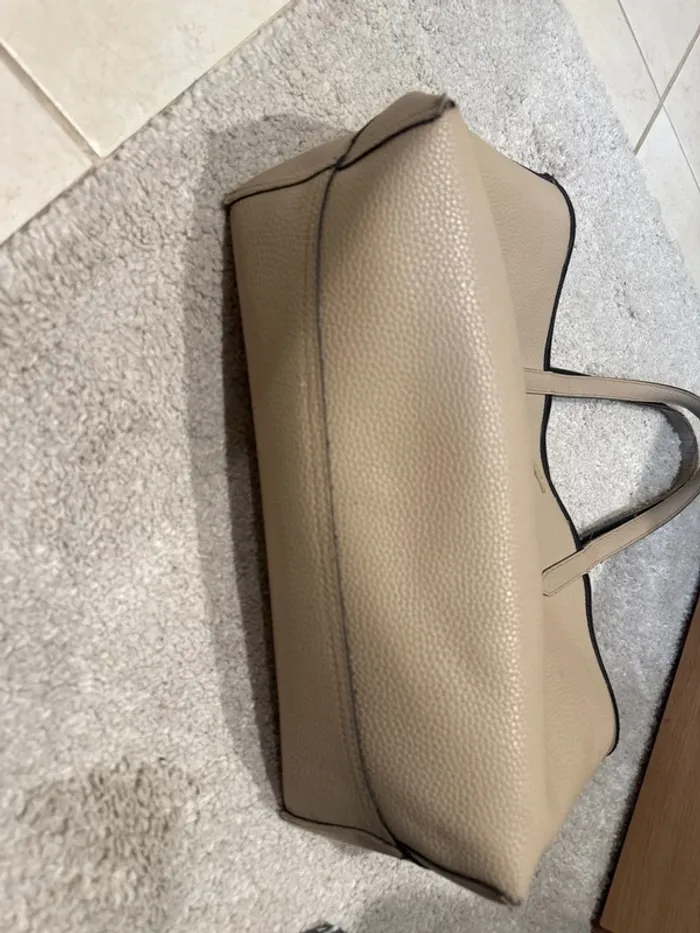Joli sac pour la rentrée  Lacoste réversible avec pochette assortie beige - photo numéro 17