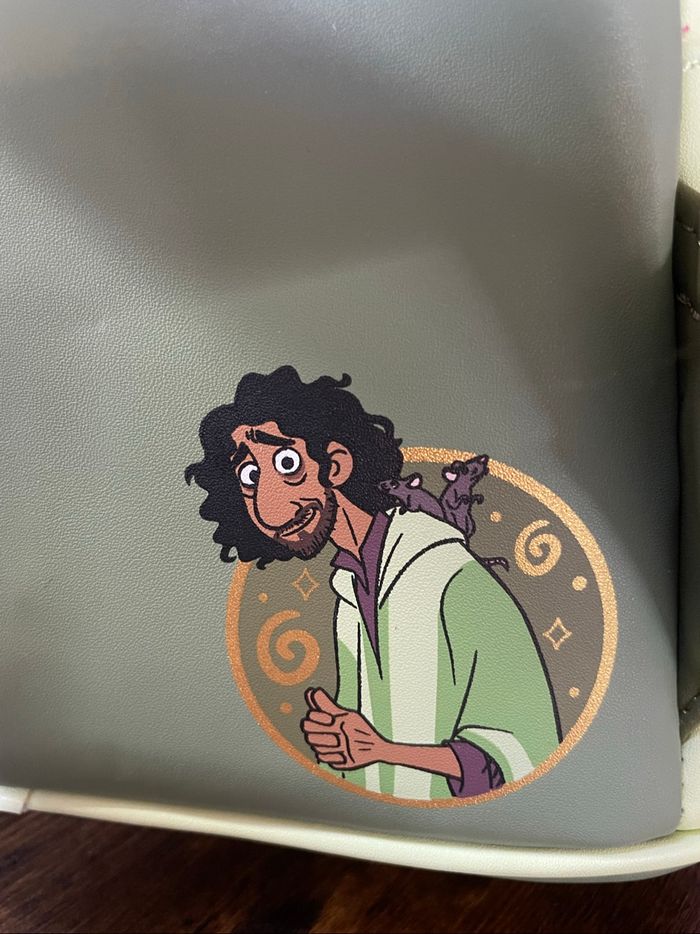 Sac à dos Loungefly Encanto Disney Bruno neuf - photo numéro 8