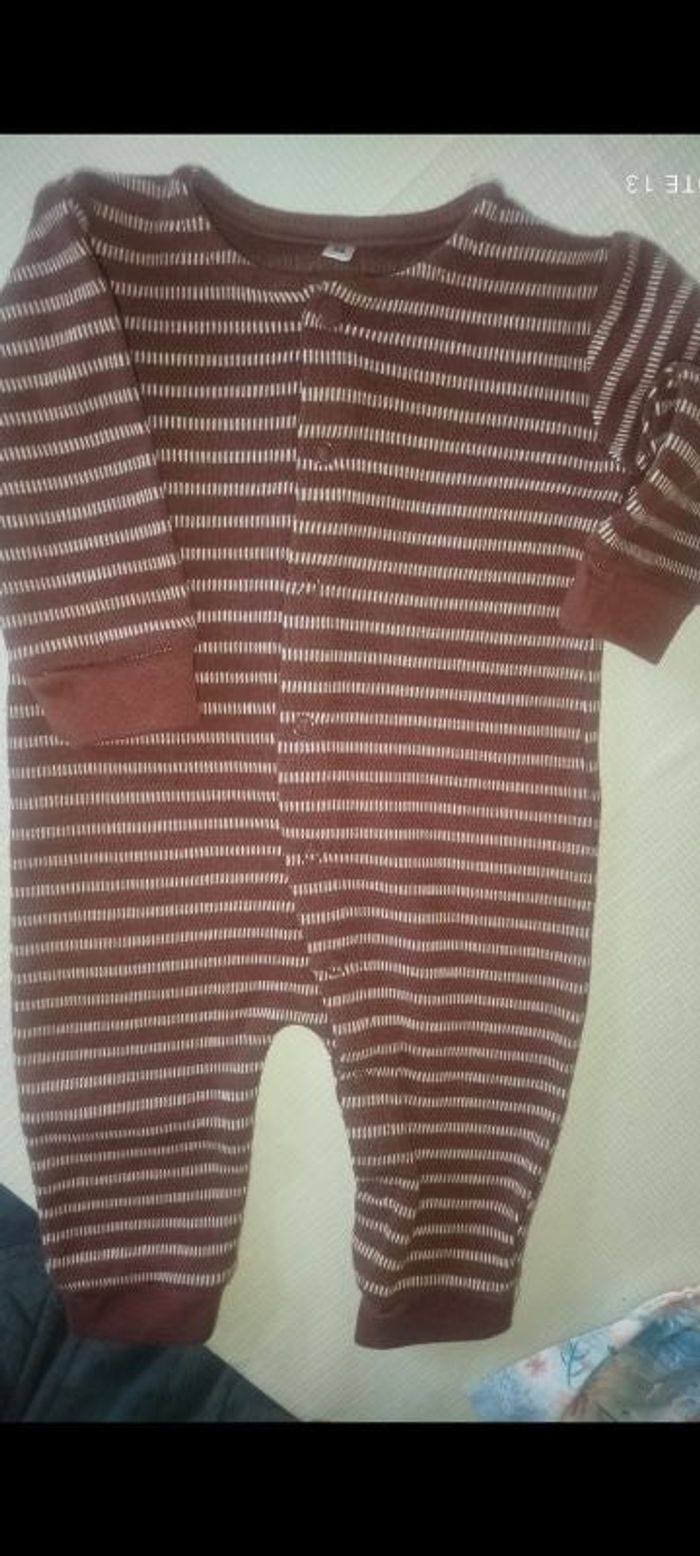 #kytie6moisgarcon. Grenouillère sans pied taille 6/9 mois