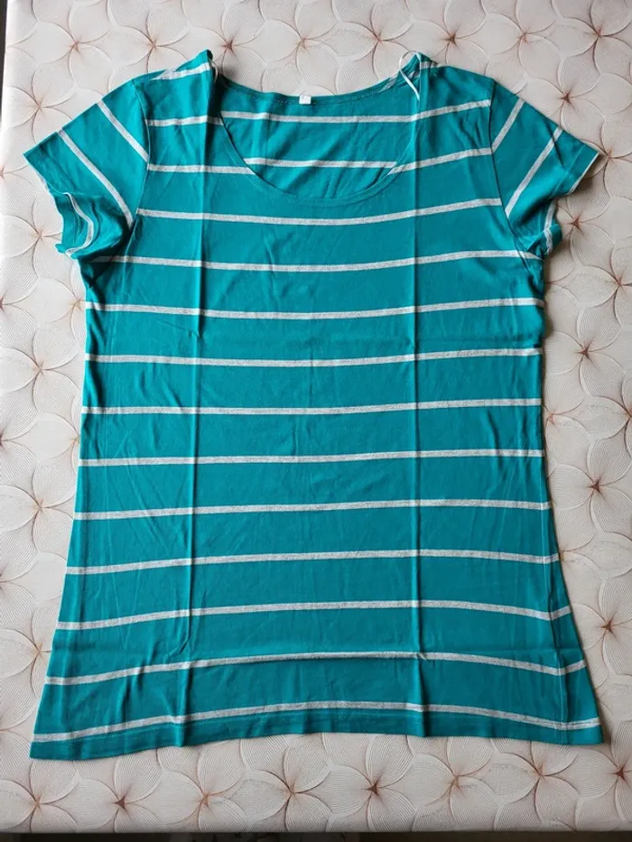 Lot 2 T-shirt colorés coton femme taille 50/52 Bleu et violet - photo numéro 2
