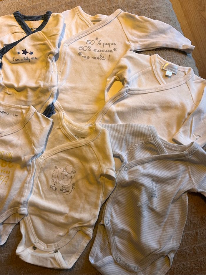 Lots bodys 1 mois - photo numéro 5