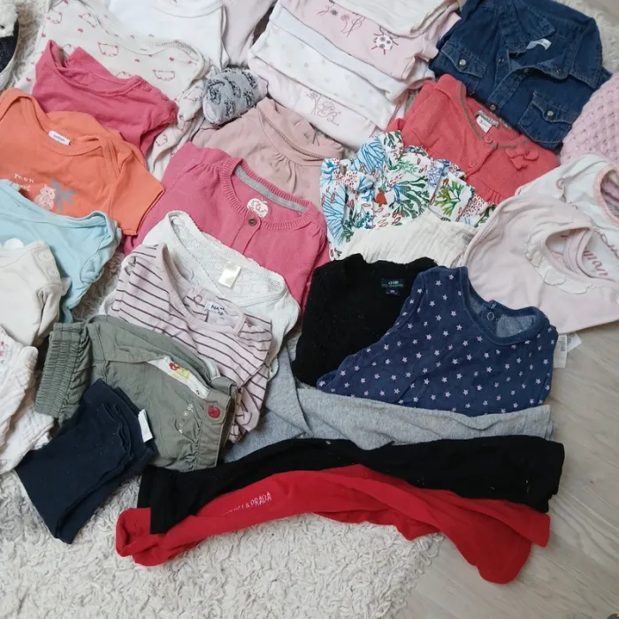 Lot 31 pieces et 3 chaussures bébé fille - photo numéro 4