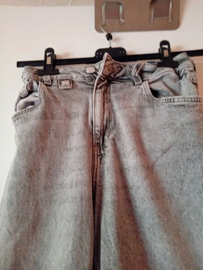 Joli jean gris H&M  12 ans - photo numéro 2