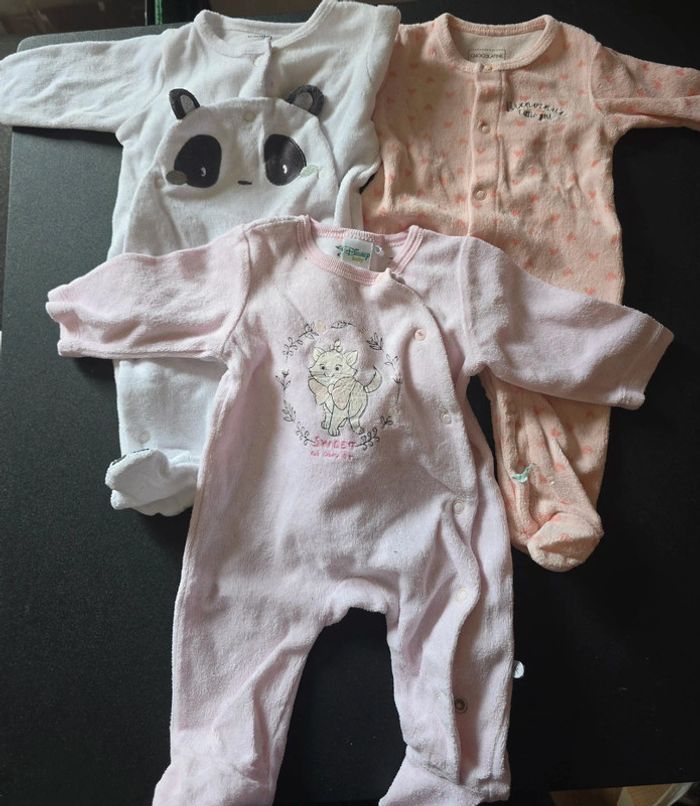 Lot n°2 vêtements taille 1 mois - photo numéro 6
