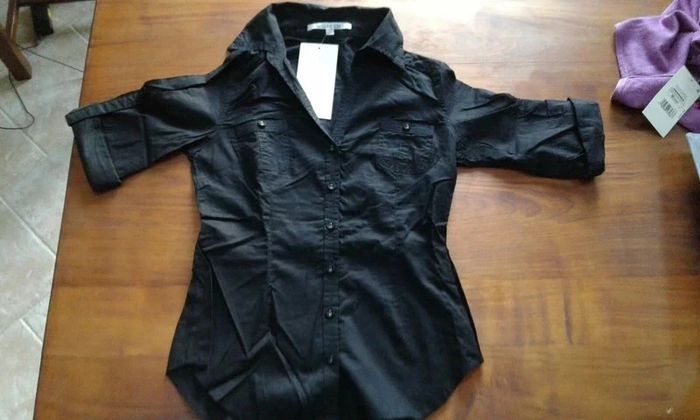 Lot pull femme sans manches violet
et chemise noire neuf - photo numéro 2