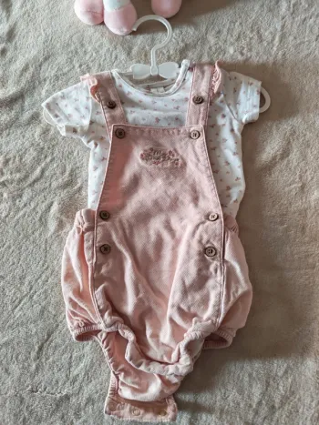 Ensemble 2 pièces avec barboteuse brodée pour bébé fille