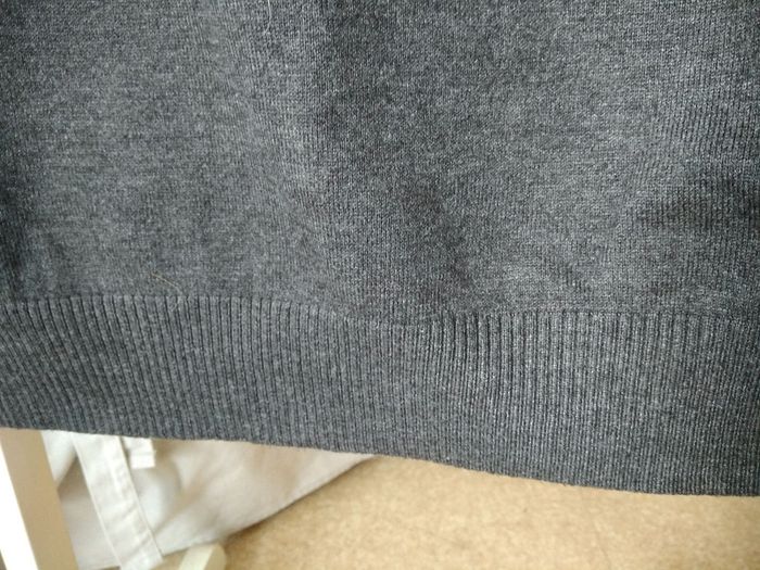 Pull gris coutures apparentes - photo numéro 5