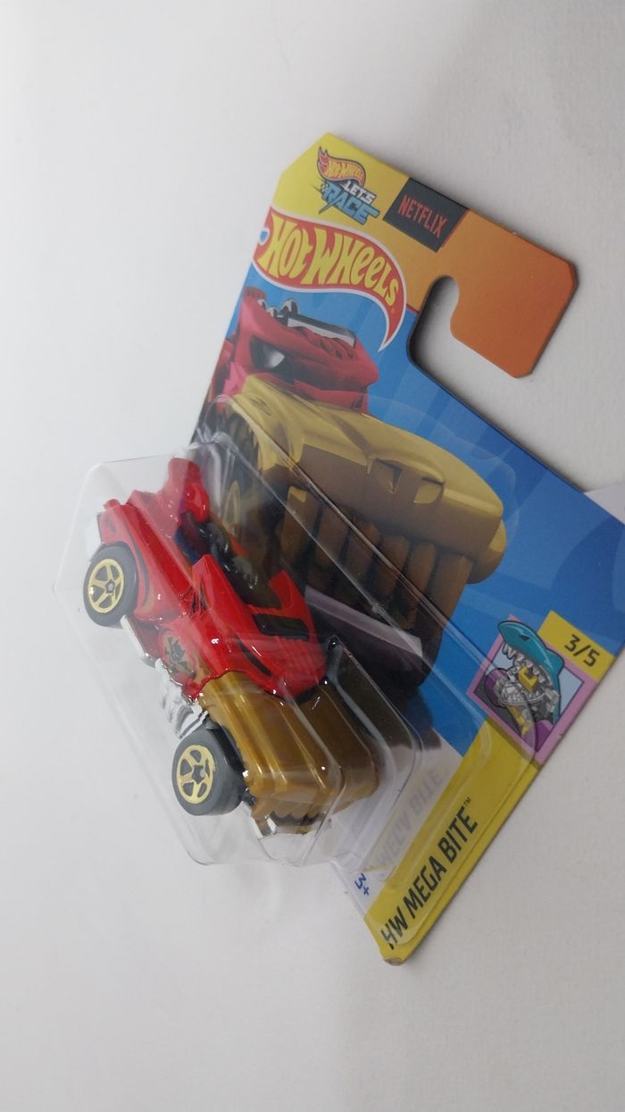 Hot Wheels Hotweiler Let's Race Série Netflix 2024 - photo numéro 3