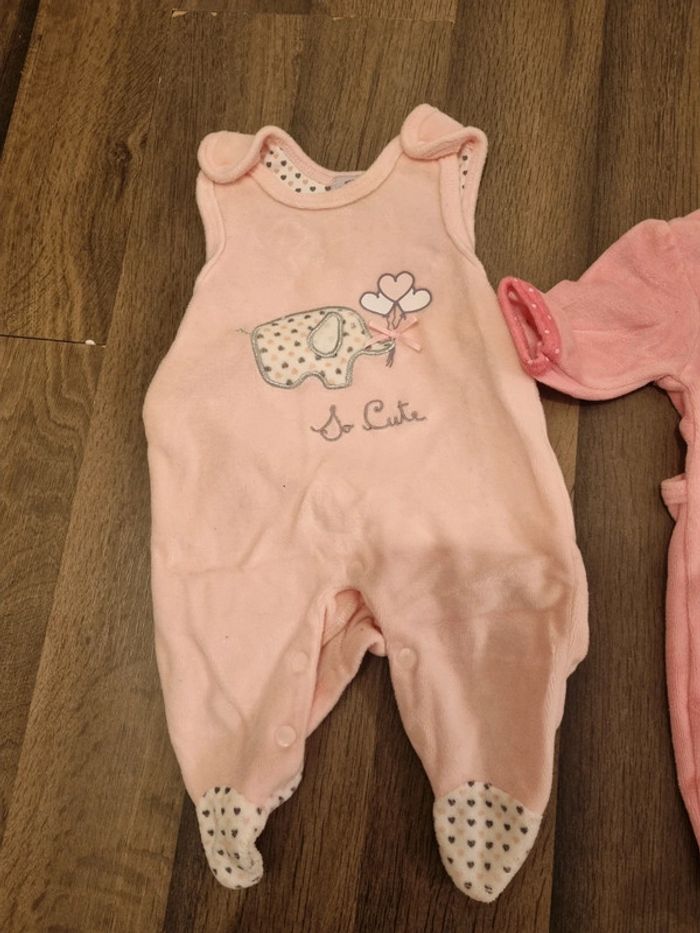 Lot 6 babygros/Grenouillères+1 pull velours. Fille. Taille 0 mois/naissance. Aubert, Pommette..TBE - photo numéro 4