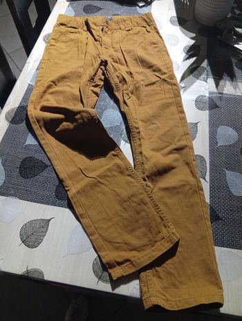 Pantalon neuf taille 12 ans 