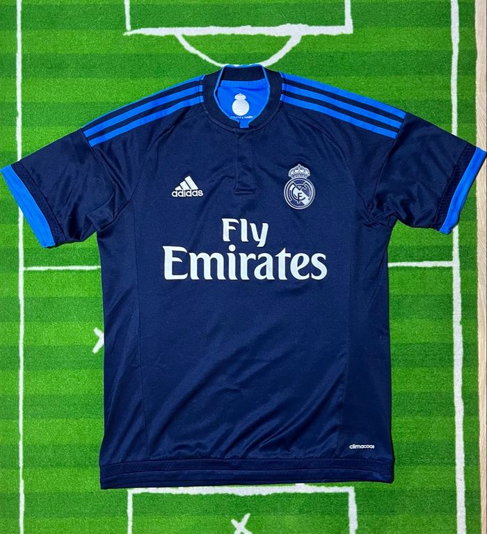 Maillot foot Real Madrid 🇪🇸 third 2015/16 Ronaldo - photo numéro 2