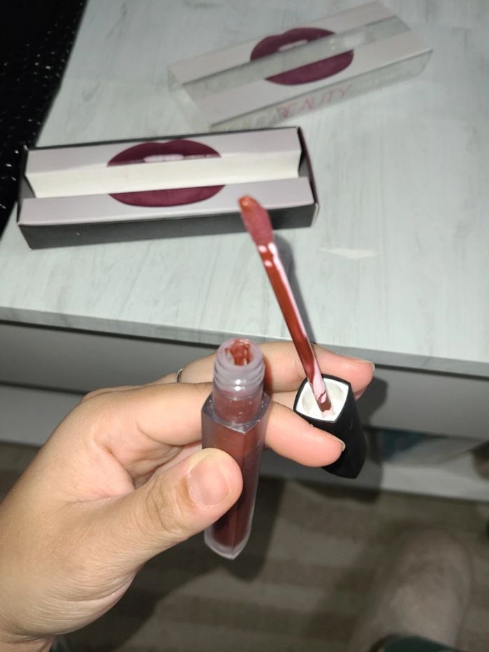 Liquid matt huda beauty - photo numéro 2