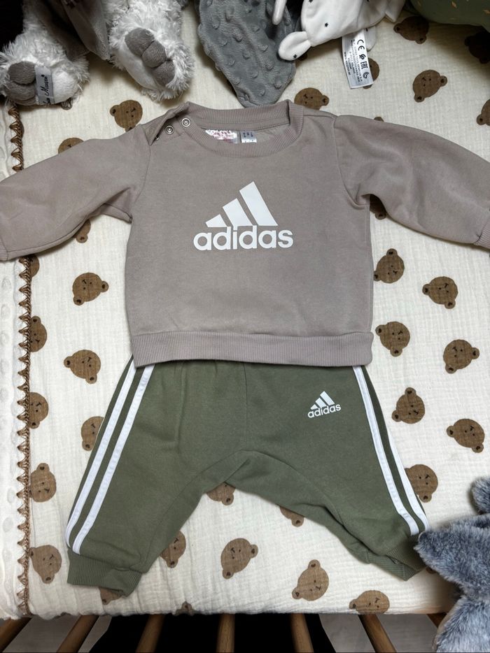 Ensemble adidas bébé - photo numéro 2