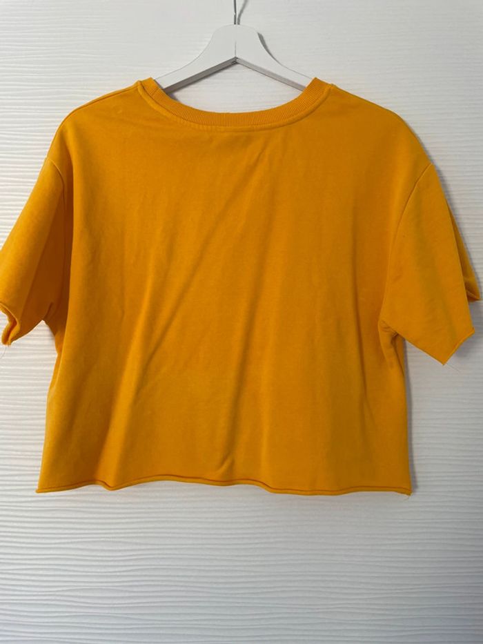 Haut t-shirt jaune moutarde crop-top écriture col rond manches courtes - photo numéro 4