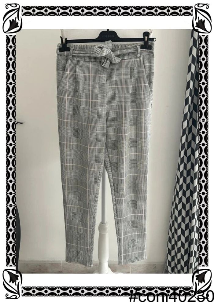 Chino Gris Clair à Carreaux 🌟 Taille 38