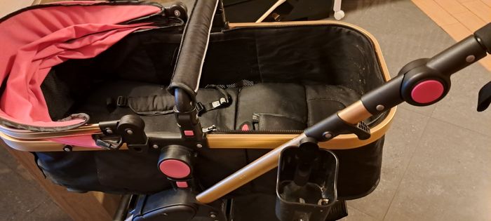 Poussette trio rose à vendre 300e - photo numéro 7