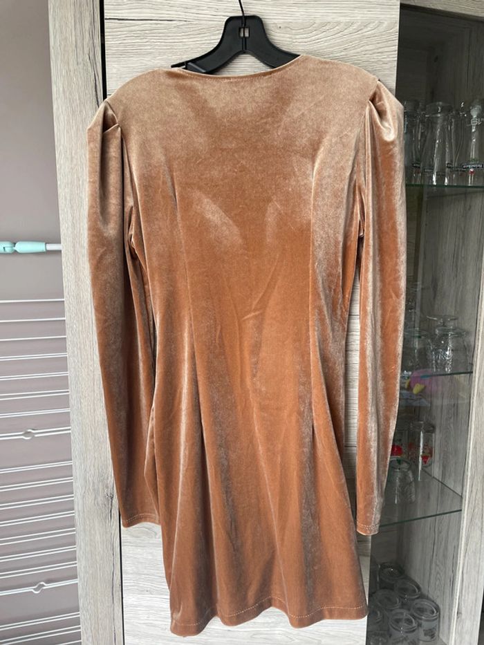 Jolie robe pour aller à un mariage ou un cocktail - photo numéro 4