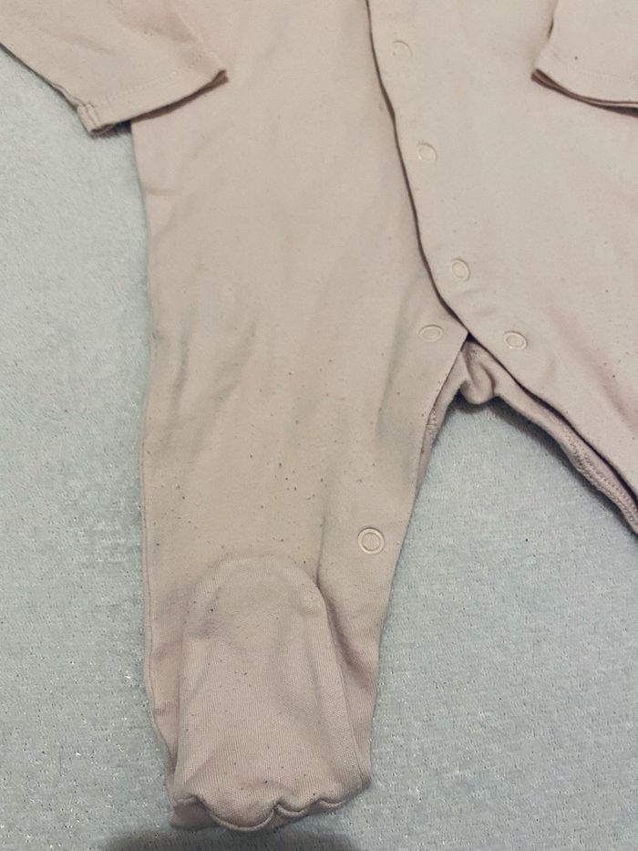 Pyjama rose ouverture avant – Bébé 6-9 mois – Doux et confortable - photo numéro 2