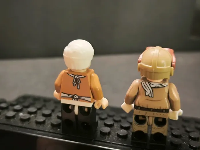 Figurine type lego hayao miyazaki et Porco Rosso - photo numéro 3