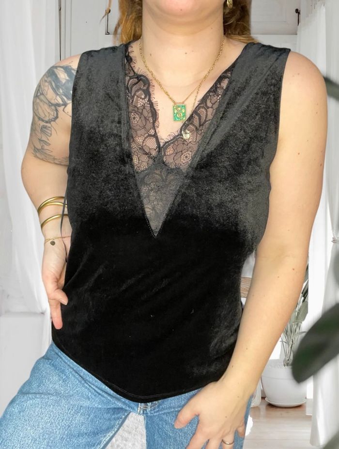 Top épaules dénudées avec décolleté en V très bon état