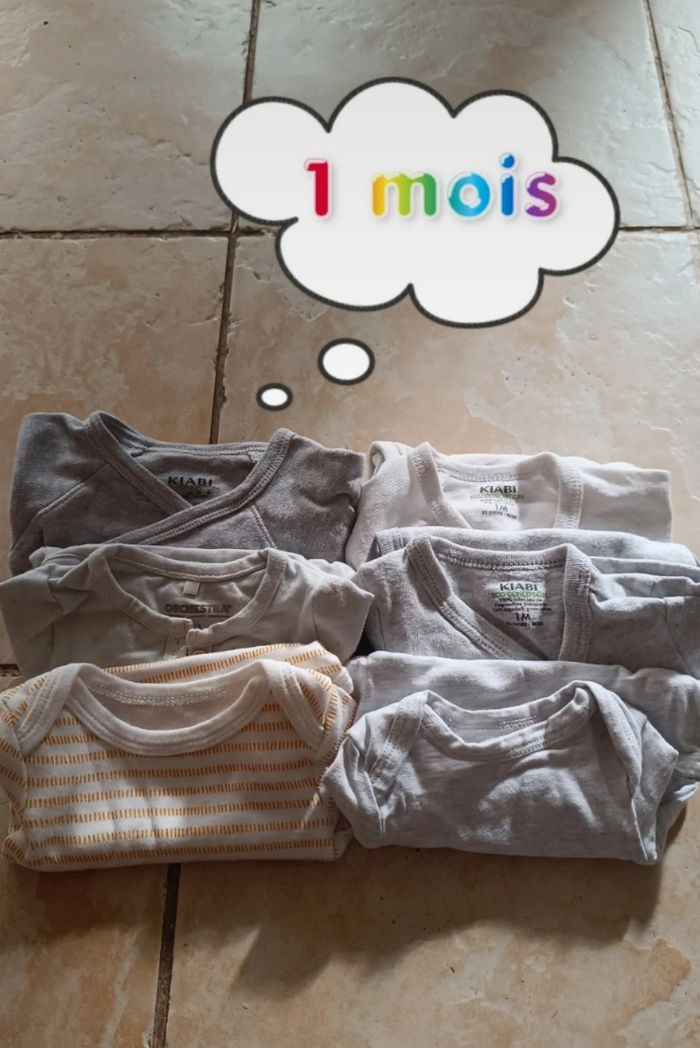 Lot bodies manches longues 1 mois