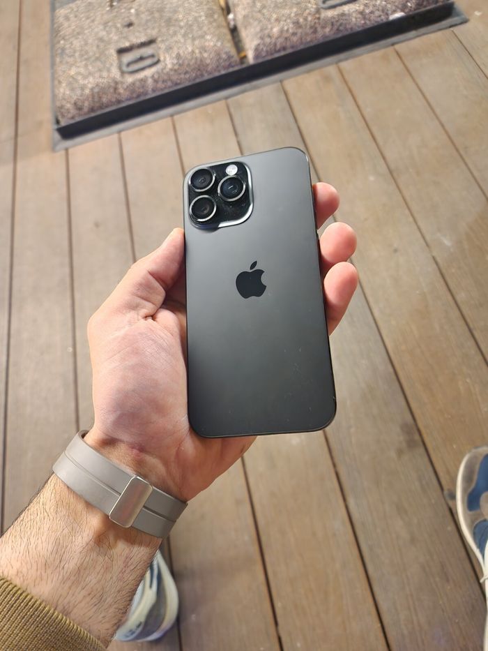 I P h o n e 16 pro Max - photo numéro 2