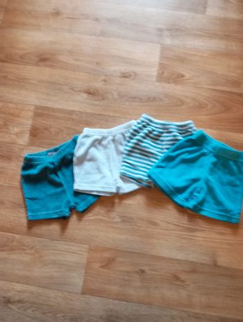 Lot 4 shorts en éponge 3 mois
