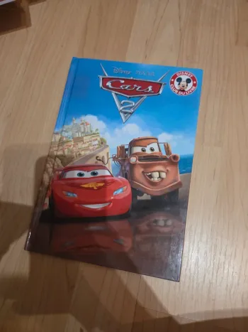 Livre disney cars 2
