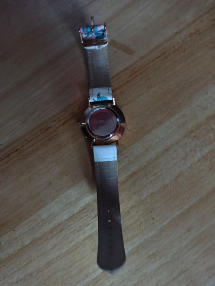 Montre femme - photo numéro 2