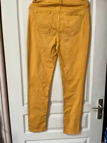 Pantalon moutarde de chez Kiabi -taille 42