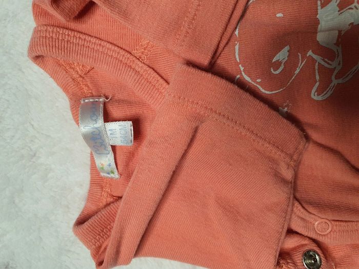 Lot 2 bodys et 1 brassiere - photo numéro 3