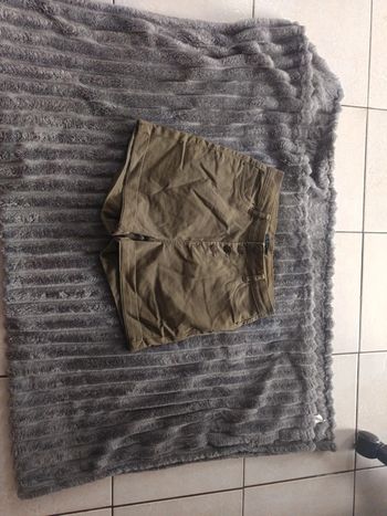 Short kaki Kiabi taille 36
