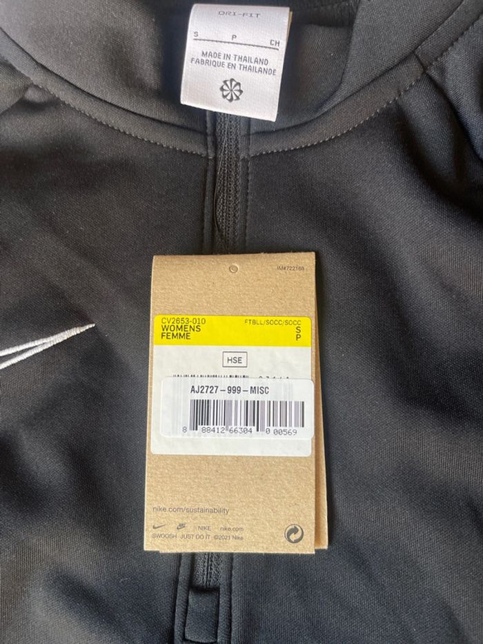 Pull Nike sport - photo numéro 2