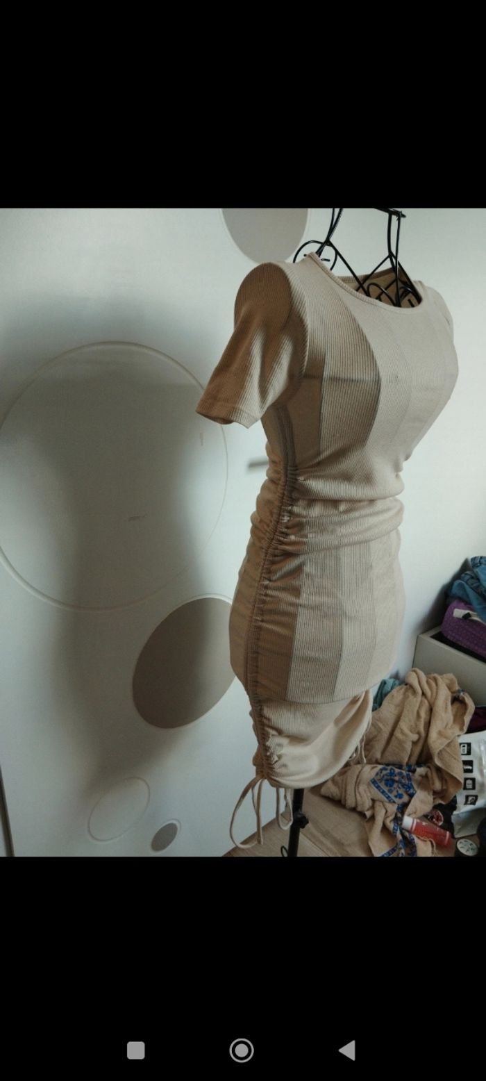Robe - photo numéro 2