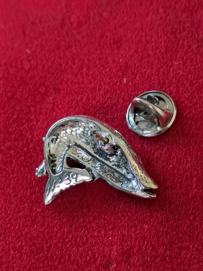 Pin's Brochet étain signé Brown Pêche 🎣 Pike - photo numéro 3