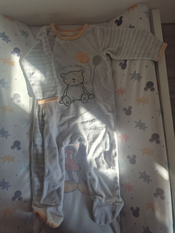 Lot pyjamas 9 mois - photo numéro 7