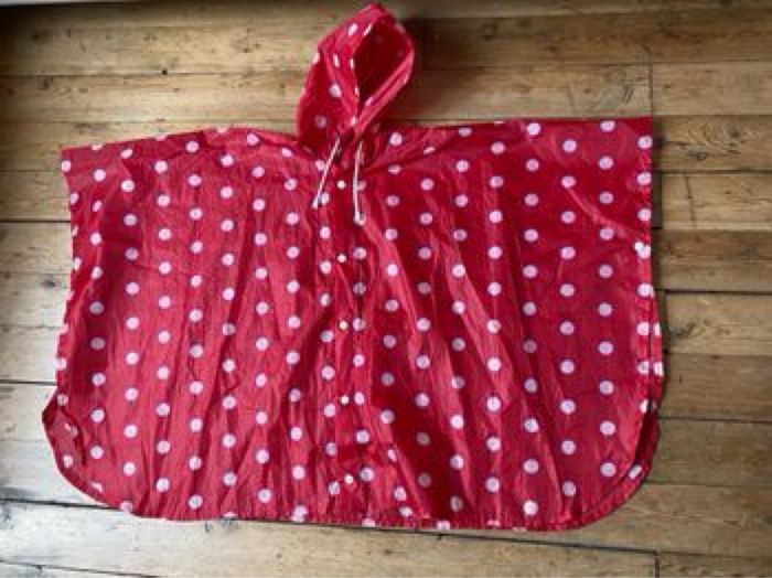Cape de pluie imperméable à capuche rouge à pois blancs comme Minnie
