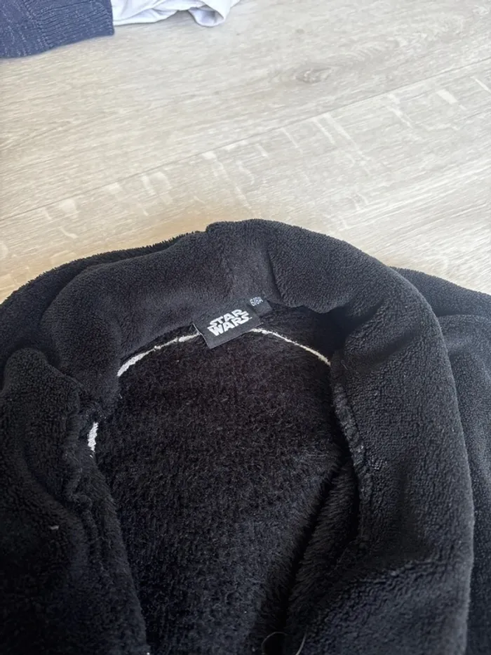 Peignoir star wars dark vador noir polaire robe de chambre 6-8 ans - photo numéro 3
