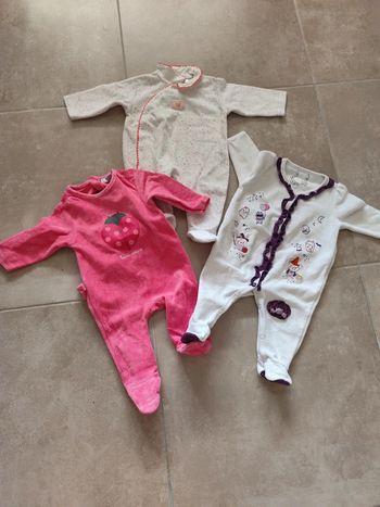 Lot 3 pijamas 1 mois