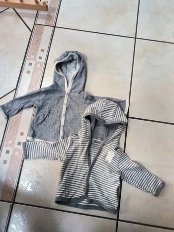 Gilet à capuche 2-6 mois