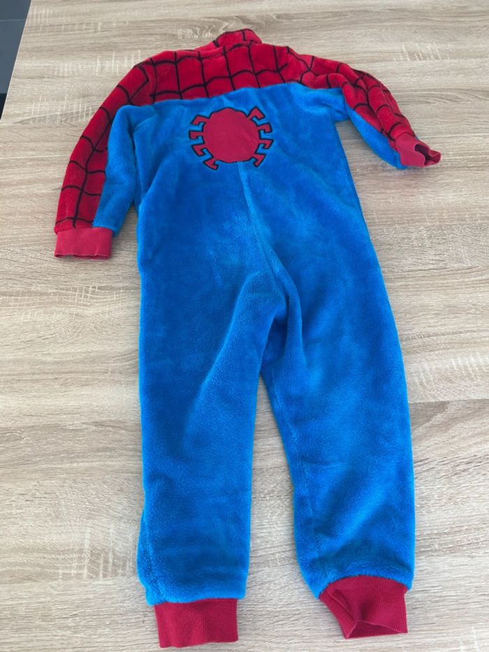 Pyjama 1 pièce Spiderman très bon état - photo numéro 2
